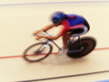Blurred Action of Cyclist on the Track Lámina fotográfica por Chris Trotman
