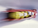 Blurred Action of 4 Man Bobsled Team, Lillehammer, Norway Lámina fotográfica Blurred Action of 4 Man Bobsled Team, Lillehammer, Norway Lámina fotográfica