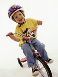 4 Year Old Boy Posing on His Tricycle, New York, New York, USA Lámina fotográfica por Paul Sutton