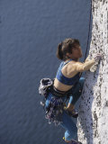 Woman Rock Climbing Lámina fotográfica