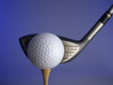 Golf Ball on Tee with Club Fotografie-Druck
