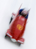 Two Man Bobsled in Action, Torino, Italy Lámina fotográfica por Chris Trotman Two Man Bobsled in Action, Torino, Italy Lámina fotográfica por Chris Trotman