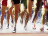 Runners Legs Splashing Through Water Jump of Track and Field Steeplechase Race, Sydney, Australia Fotografisk tryk af Paul Sutton Runners Legs Splashing Through Water Jump of Track and Field Steeplechase Race, Sydney, Australia Fotografisk tryk af Paul Sutton