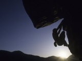 Silhouette of Rock Climber, Boulder, Colorado, USA Lámina fotográfica