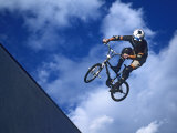 Bmx Cyclist Flys over the Vert - Fotografik Baskı