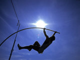 Silhouette of Male Pole Vaulter Lámina fotográfica por Steven Sutton Silhouette of Male Pole Vaulter Lámina fotográfica por Steven Sutton