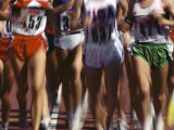 Blurred Action of Women Runners During a Track Race Lámina fotográfica por Steven Sutton
