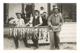 Men with Row of Caught Fish Pósters Men with Row of Caught Fish Pósters