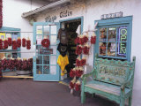 Traditional Ristras in Old Town Albuquerque, New Mexico, USA Fotografie-Druck von Jerry Ginsberg