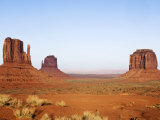 Merrick Butte and The Mittens, Monument Valley Tribal Park, Arizona Lámina fotográfica por Rob Tilley Merrick Butte and The Mittens, Monument Valley Tribal Park, Arizona Lámina fotográfica por Rob Tilley