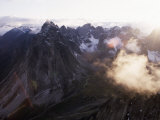 Mount Harrison Smith Dominates the Cirque of the Unclimbables Photographie par Gordon Wiltsie