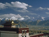 Sera Monastery Overlooks Lhasa before Mass Influx of Chinese Migrants Photographie par Gordon Wiltsie