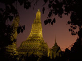 Wat Arun, Temple of the Dawn, at Sunset Photographie par Paul Chesley