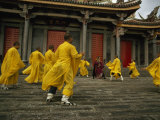 Dancers Perform Outside a Temple in Taiwan Photographie par Paul Chesley