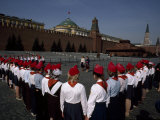 Russian School Girls on a Holiday to Red Square Photographie par Paul Chesley