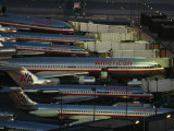 American Airlines Passenger Jets at Terminals at O'Hare Airport Fotografisk tryk af Paul Chesley American Airlines Passenger Jets at Terminals at O'Hare Airport Fotografisk tryk af Paul Chesley