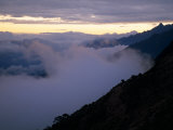 Fog Fills the Canyon of the Apurimac River, Draining to the Amazon Photographie par Gordon Wiltsie