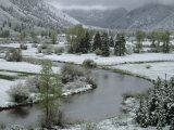 Snowy View of the Roaring Fork River, Thru North Star Nature Reserve Photographie par Paul Chesley