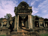 Angkor Wat Temple Complex with Ornate Relief Work on Buildings Photographie par Paul Chesley