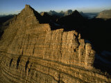 Sheer Cliff Along the Continental Divide Photographie par Paul Chesley