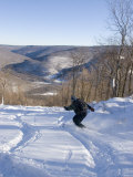 Back Country Snowboarder Rides Through Powder Photographie par Skip Brown