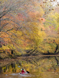 Young Woman Kayaks Down the C&O Canal Photographie par Skip Brown