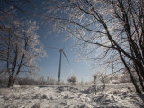 Wind Turbine after an Ice Storm Photographie par Skip Brown