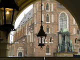 View of the Facade of St. Mary's Church Through an Archway Photographie par Abraham Nowitz