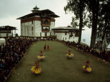 Bhutanese Dancers at a Mountain Village Festival Photographie par Paul Chesley