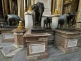Statues of Elephants at the Grand Palace Temple Complex, Bangkok Photographie par Paul Chesley