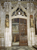 Visitor Studies a Painting in a Cathedral's Side Chapel Photographie par Walter Meayers Edwards