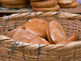 Bread for Sale at the Market Photographie par Abraham Nowitz