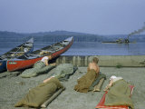 Campers Awake to See Coal Dredger at Work Along the Susquehanna River Photographie par Walter Meayers Edwards