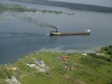 Cargo Ship Hauling Iron Ore Steams Down Saint Mary's River Fotografisk trykk av Andrew Brown Cargo Ship Hauling Iron Ore Steams Down Saint Mary's River Fotografisk trykk av Andrew Brown