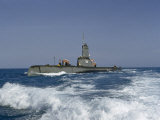 Line-Handling Crew Await Docking Orders as Submarine Nears Home Port Photographie par David Boyer