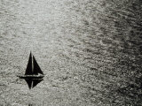 Sailboat Passing by the Coast Ot Mustique Island Photographie par Jodi Cobb