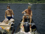 Canoeists Lash their Boats Together and Drift Downriver While Eating Photographie par Walter Meayers Edwards