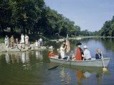 Boys Reenact George Washington's Crossing of Delaware River in 1776 Photographie par Jack Fletcher