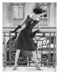 Evening Gown and Feathered Hat, 1960s Lámina giclée por John French Evening Gown and Feathered Hat, 1960s Lámina giclée por John French