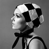 Black and White Checked Bonnet, 1960s reproduction procédé giclée par John French