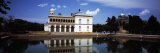 Reflection of a Building in Water, Emir's Harem Building and Reflection, Bukhara, Uzbekistan Lámina fotográfica por Panoramic Images Reflection of a Building in Water, Emir's Harem Building and Reflection, Bukhara, Uzbekistan Lámina fotográfica por Panoramic Images