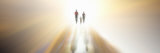 Family Walking Towards the Light Lámina fotográfica por Panoramic Images Family Walking Towards the Light Lámina fotográfica por Panoramic Images