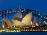 Sydney, Opera House at Dusk, Australia Fotografie-Druck von Peter Adams