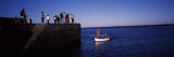 Group of People Watching Fishermen in a Fishing Boat, La Graciosa Island, Canary Islands, Spain Lámina fotográfica por Panoramic Images Group of People Watching Fishermen in a Fishing Boat, La Graciosa Island, Canary Islands, Spain Lámina fotográfica por Panoramic Images