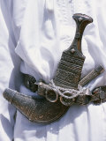 Omani Men Wear Traditional Long White Robes, Ceremonial Khanjar on Al Jabal Al Akhdar Photographie par John Warburton-lee