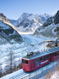 Chamonix-Mont-Blanc, French Alps, Haute Savoie, Chamonix, France Fotografie-Druck von Gavin Hellier