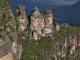 Australia New South Wales, the Famous Three Sisters Rock Formation in Blue Mountains Near Katoomba Lámina fotográfica por Nigel Pavitt