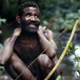 Scattered Bands of Batwa Pygmies Hunt and Fish in the Semliki Forest of Western Uganda Fotografisk tryk af Nigel Pavitt
