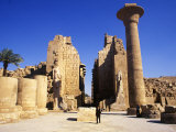 Massive Columns of the Temple of Karnak, Egypt Lámina fotográfica por Mark Hannaford Massive Columns of the Temple of Karnak, Egypt Lámina fotográfica por Mark Hannaford
