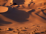 Tenere Desert, Sand Dunes Within the Extinct Caldera of Arakao, Niger Photographie par Paul Harris